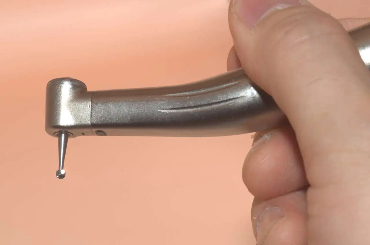 高円寺駅南口徒歩2分の歯医者、高円寺PAL歯科医院の歯を残す治療